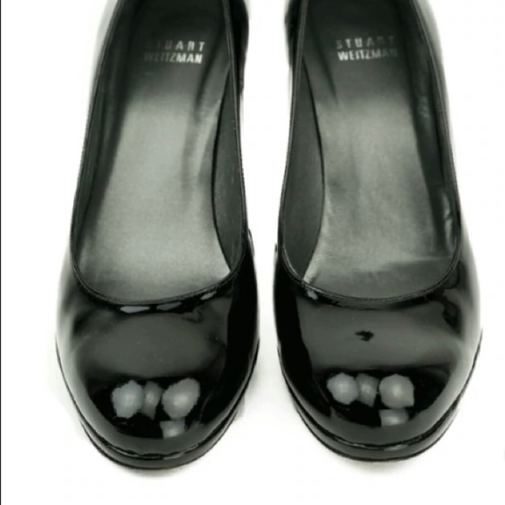 Stuart Weitzman classic black patent leather pump